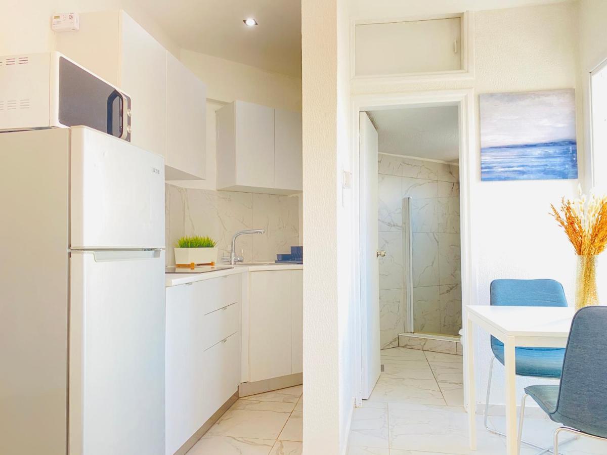 Phaedrus Living : Luxury Flat Lighthouse 75 Apartment Paphos Exterior photo