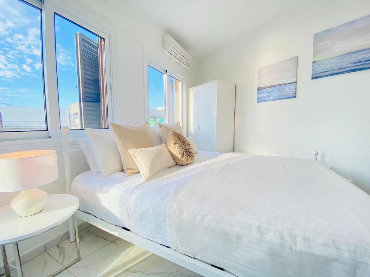 Phaedrus Living : Luxury Flat Lighthouse 75 Apartment Paphos Exterior photo