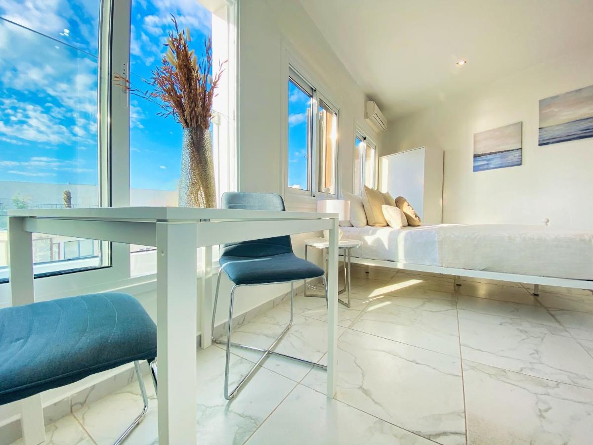 Phaedrus Living : Luxury Flat Lighthouse 75 Apartment Paphos Exterior photo